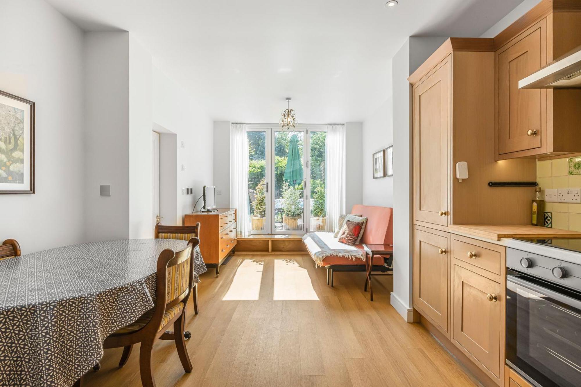 Large, Quiet Flat In Islington Apartment *