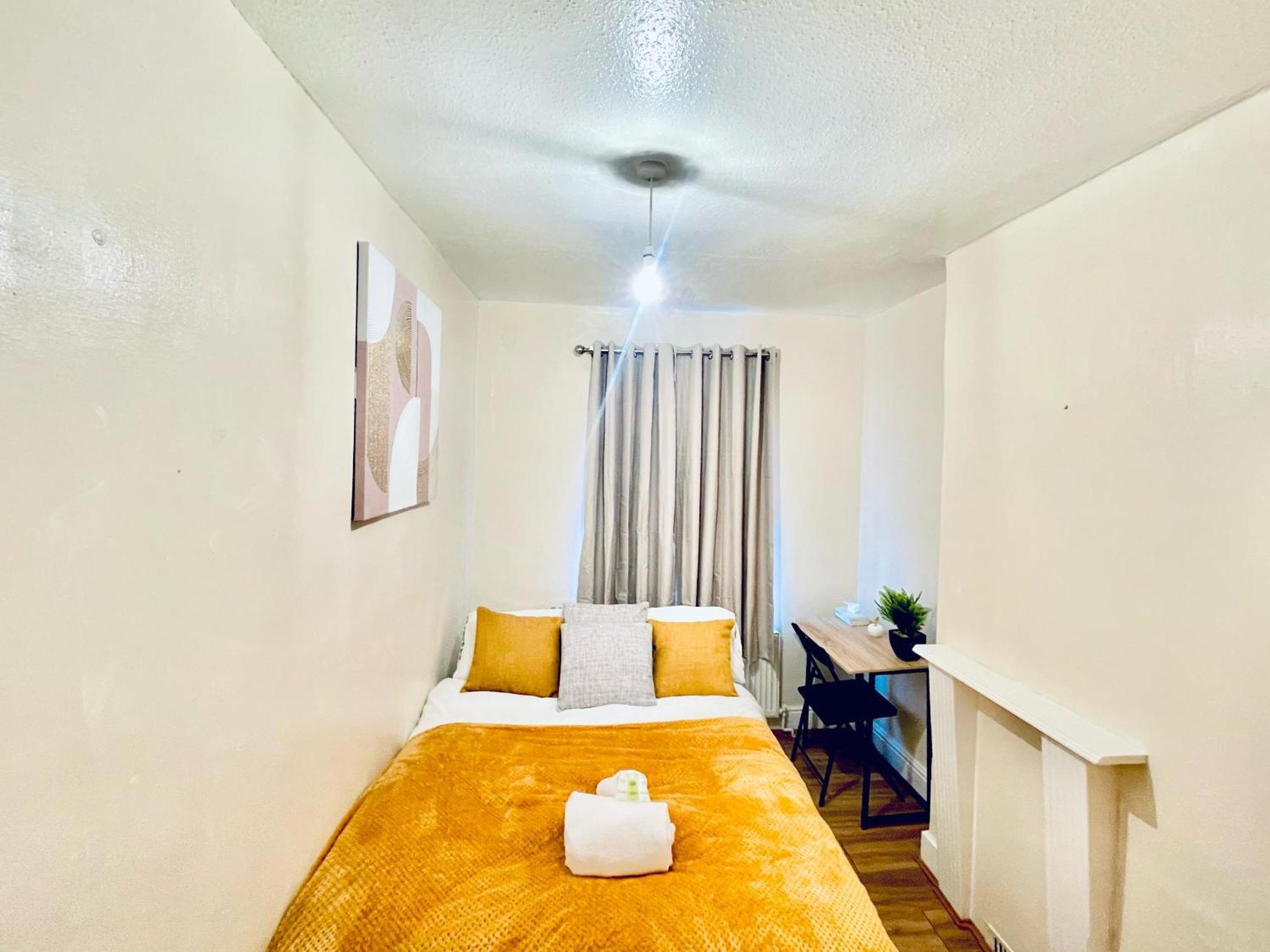 Lejlighed At Plaistow Convenient To Custom House Excel And Free Parking *