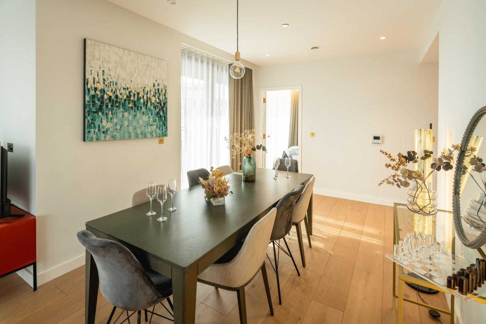 Sunrise View Luxury With Balcony And Elevator Lejlighed London