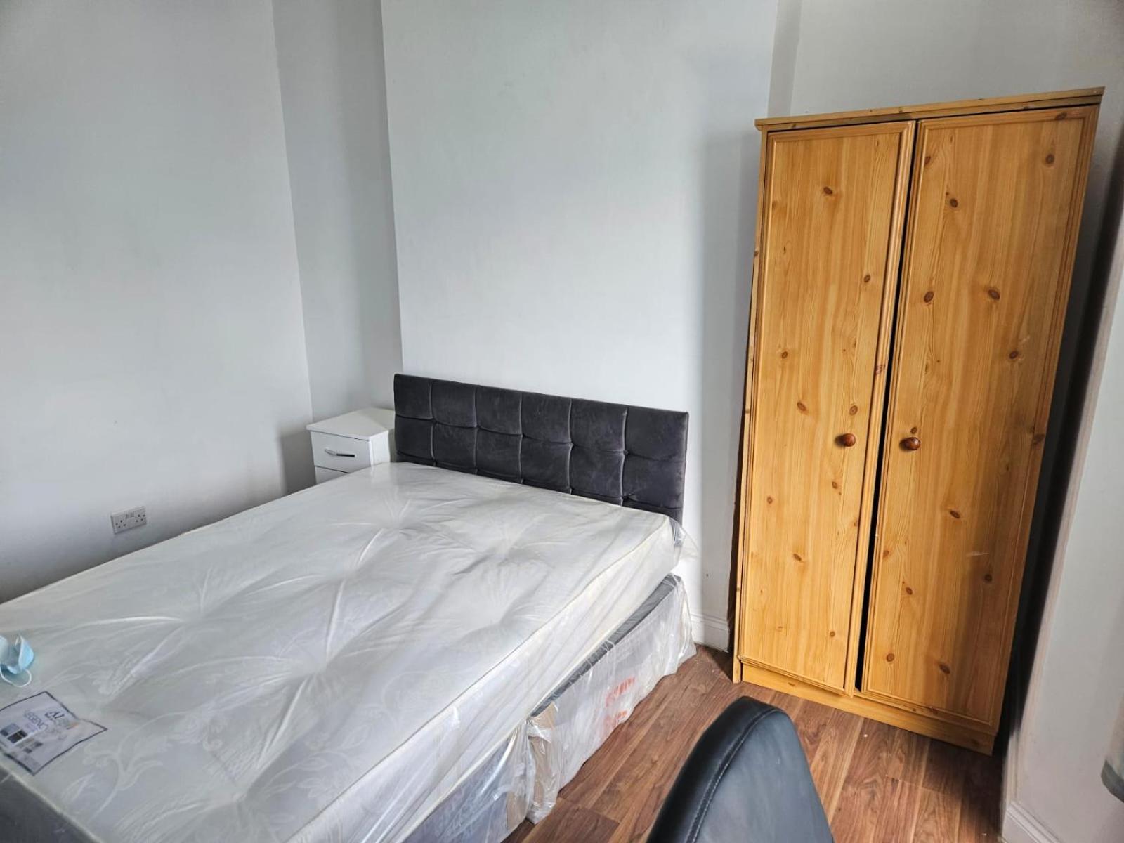 Stylish 2-bedroom Flat - Links London