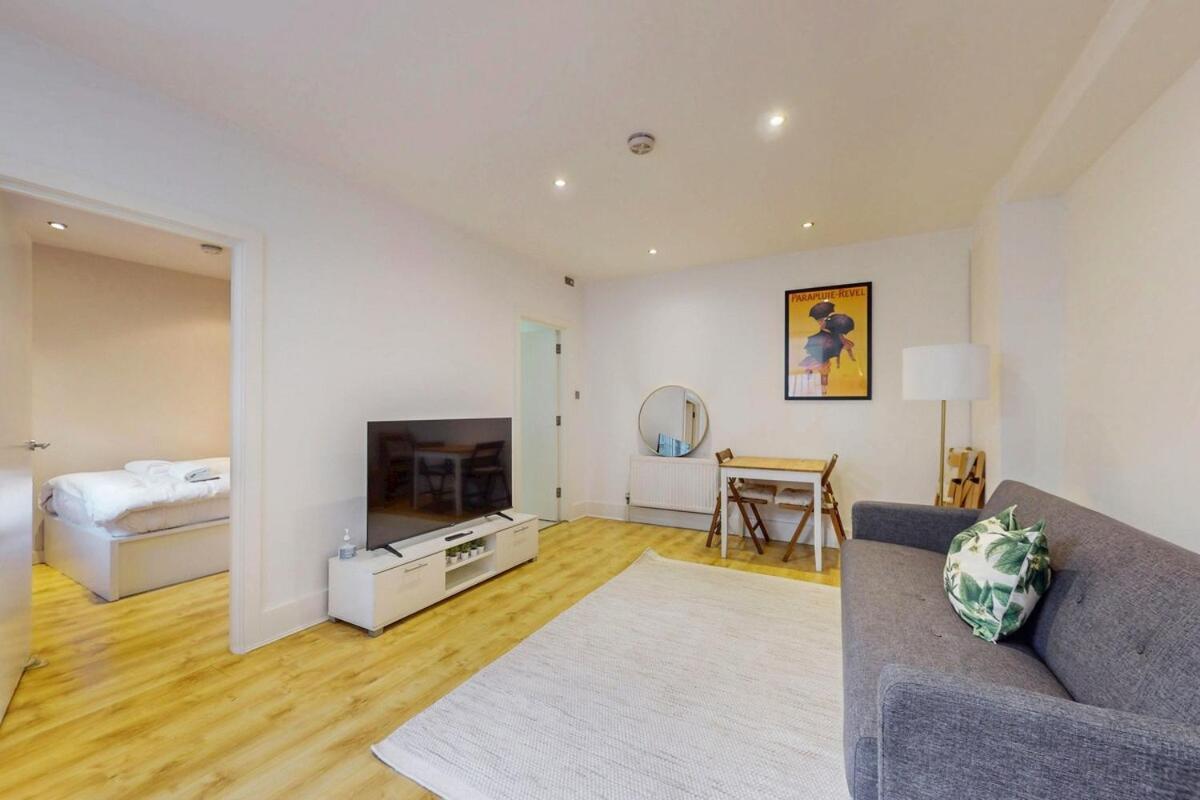 Charming 1 Bedroom Near Shepherds Bush Station Apartment