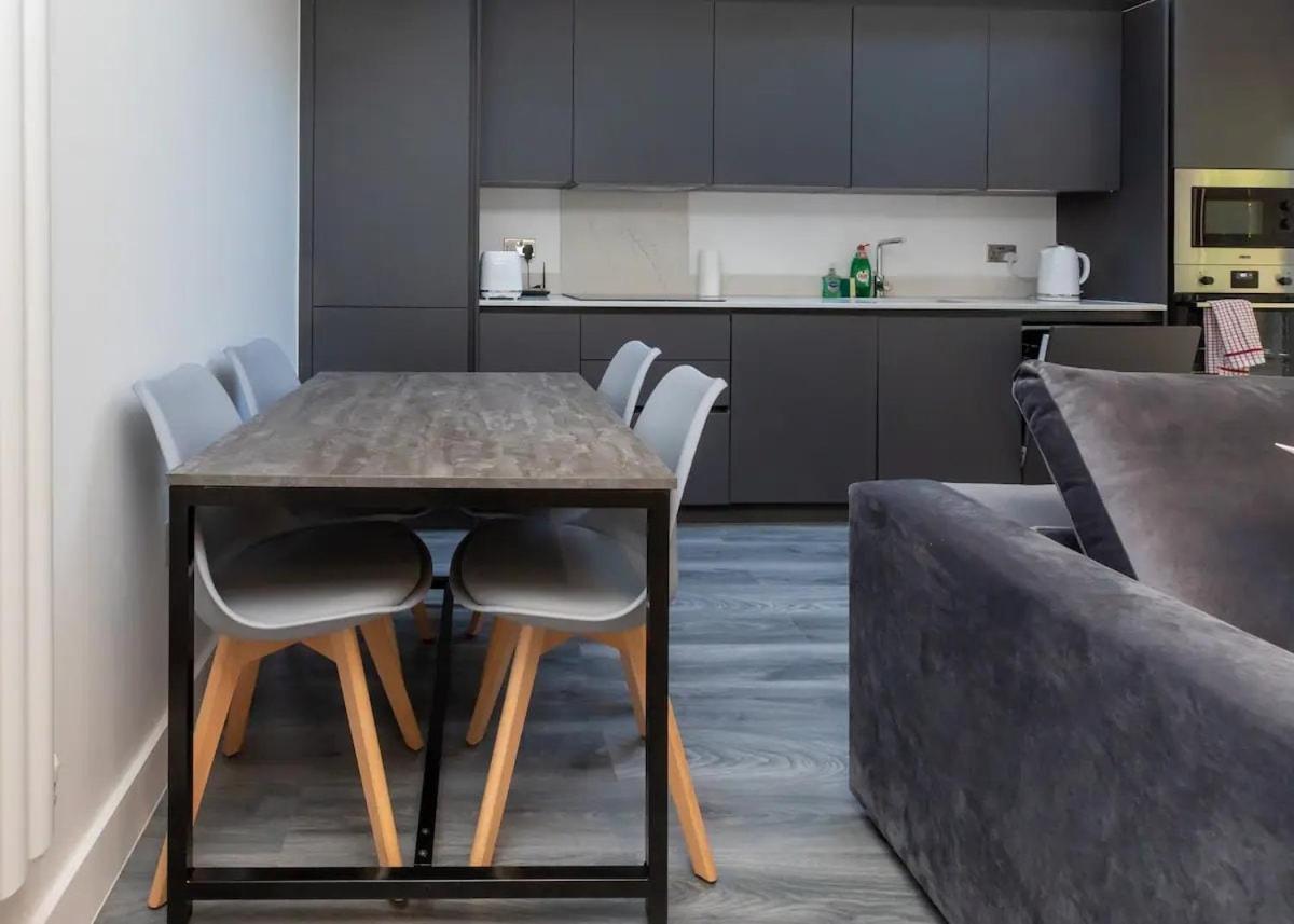 Stylish 2-bed Flat In The Heart Of West Hampstead Appartamento