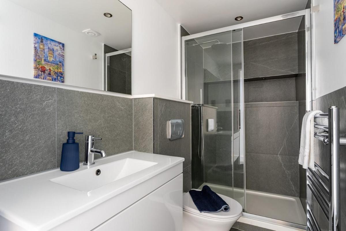 Stylish 2-bed Flat In The Heart Of West Hampstead Appartamento *
