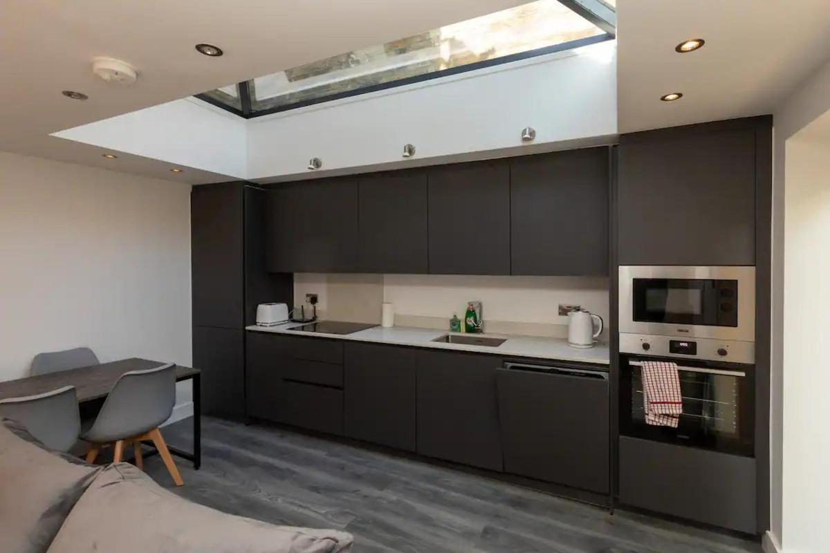 Stylish 2-bed Flat In The Heart Of West Hampstead Appartamento Londra