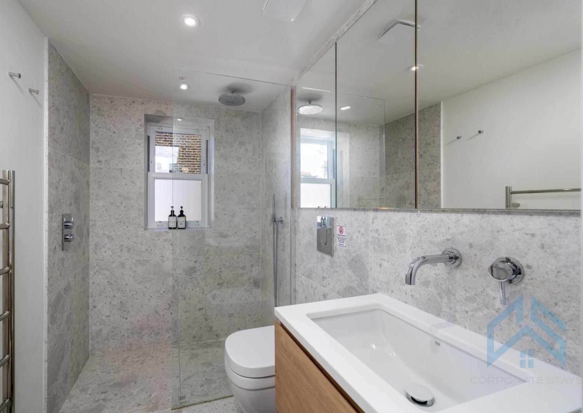 Lägenhet Boutique 2br With Roof Terrace Near Tube - West Kensington *