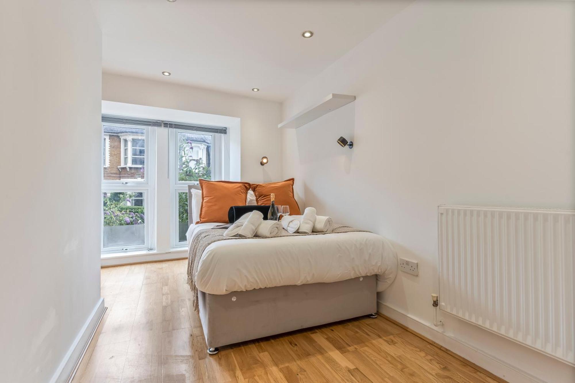 Stylish 2 Bed North Lejlighed *