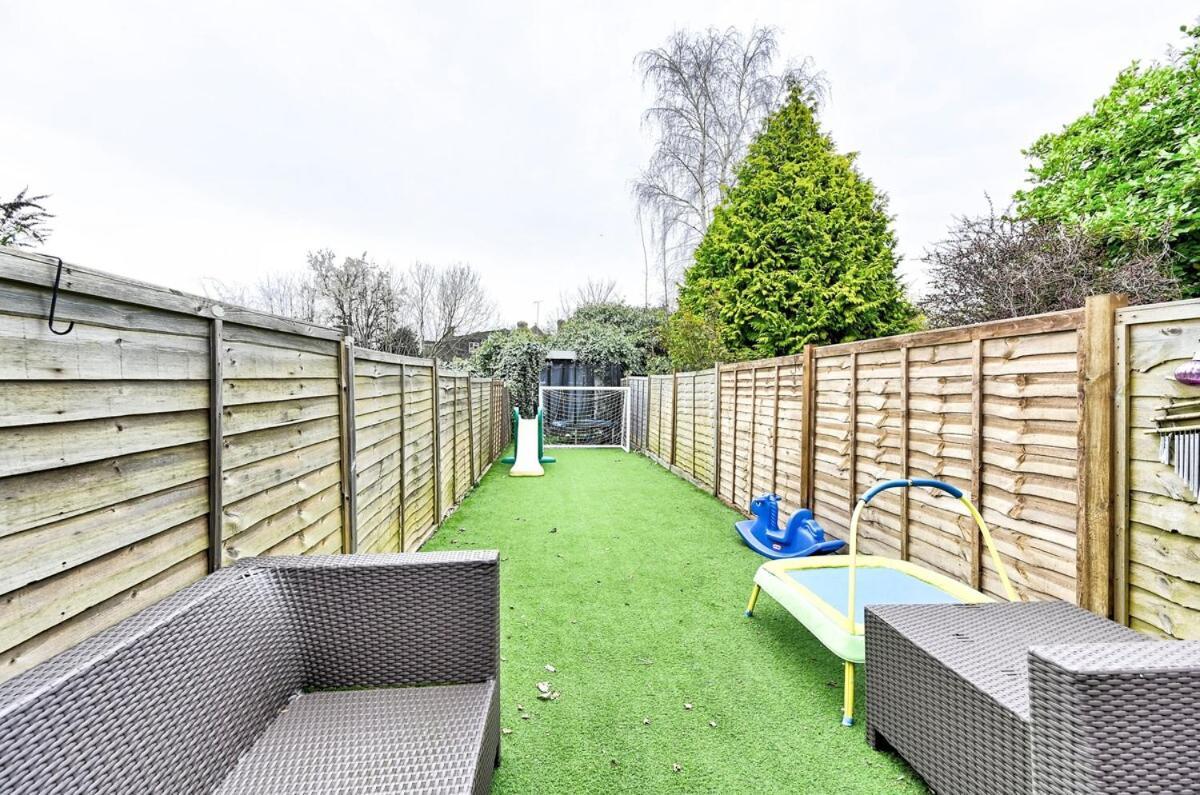 Hottub Spacious Garden House London