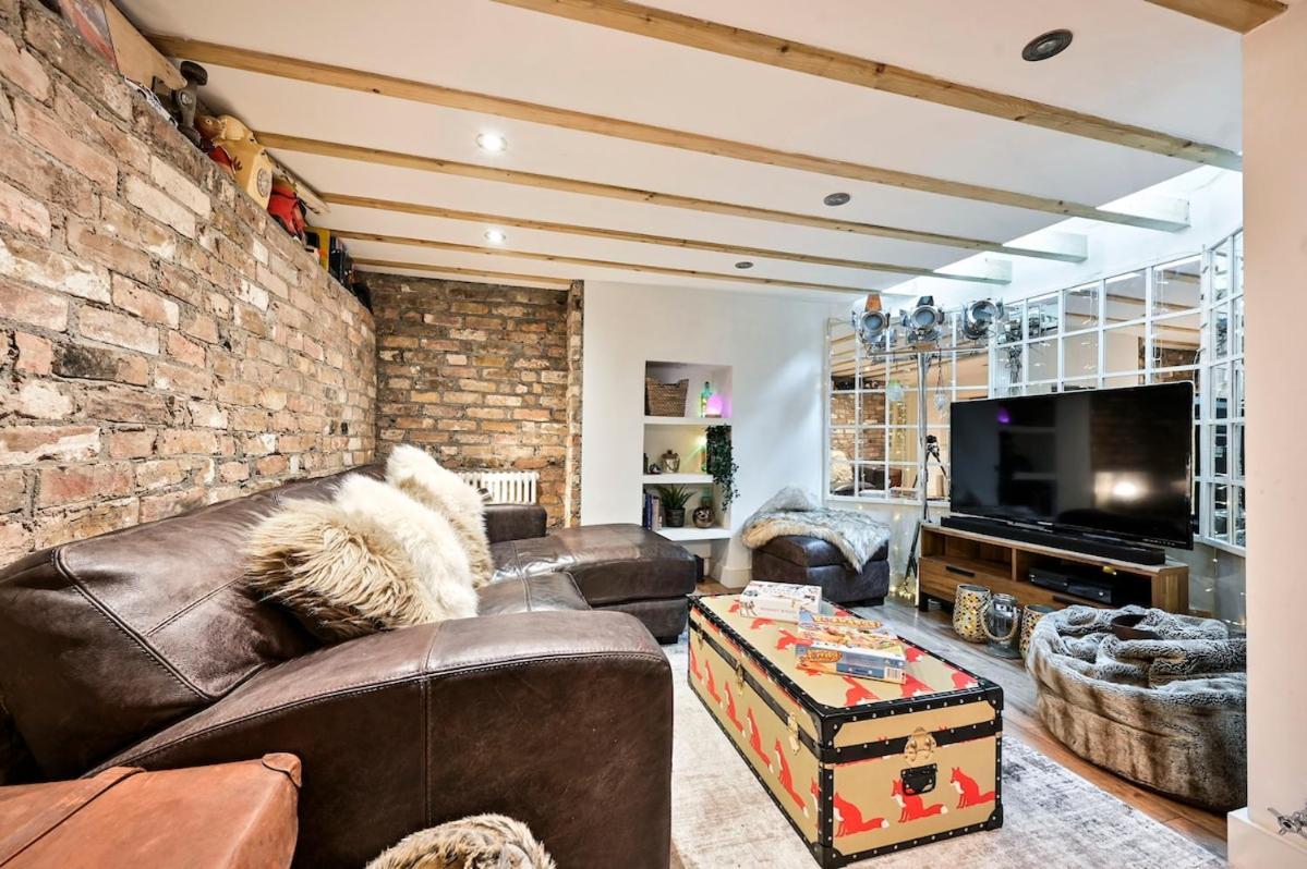 Holiday home Hottub Spacious Garden House London