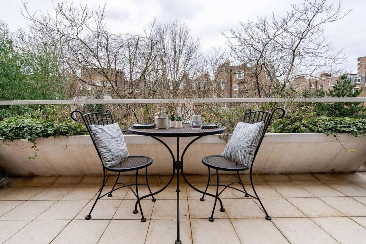 Peaceful Oasis Steps From Oxford Street Apartment