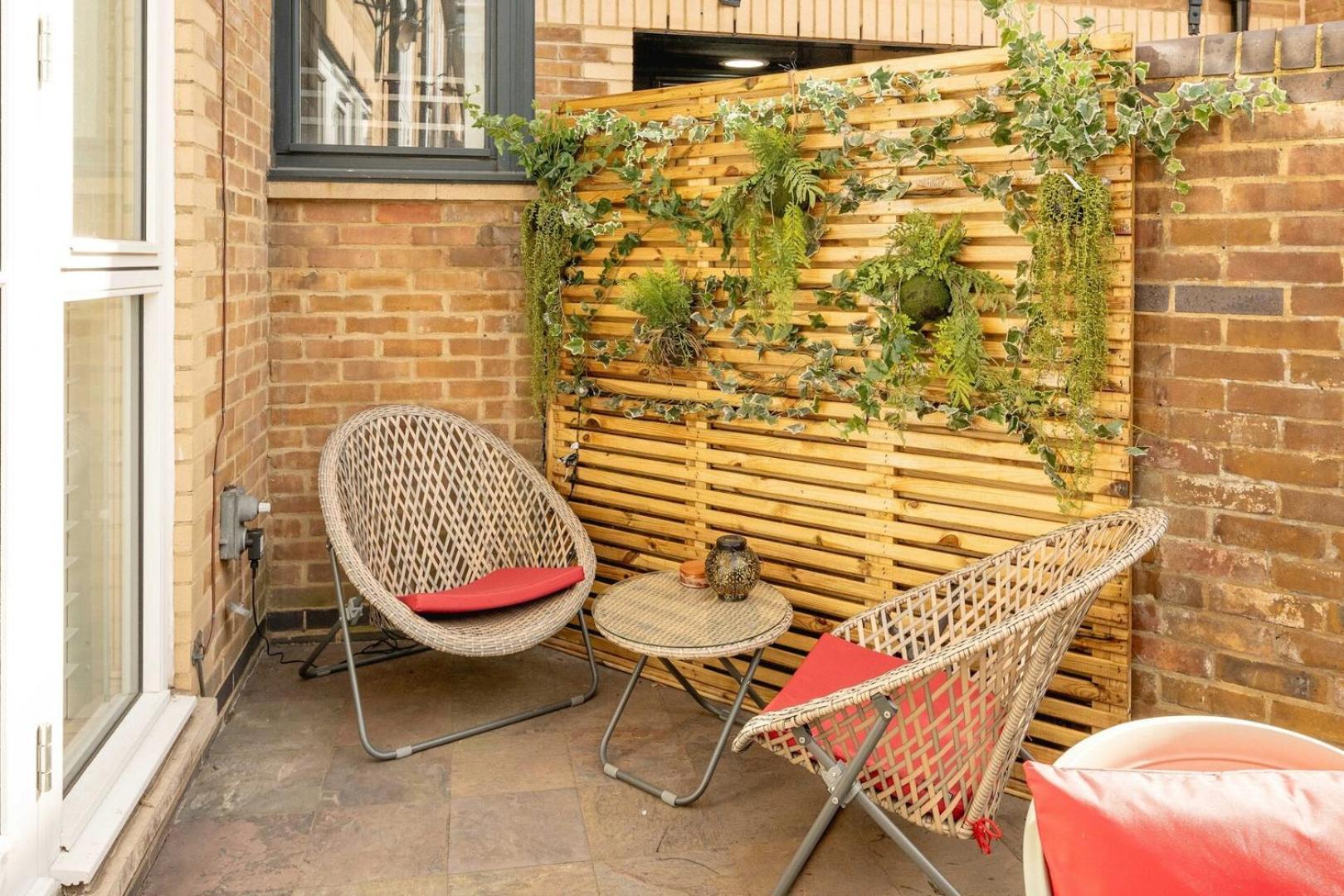 Serene Garden Flat - Steps From Tower Bridge *
