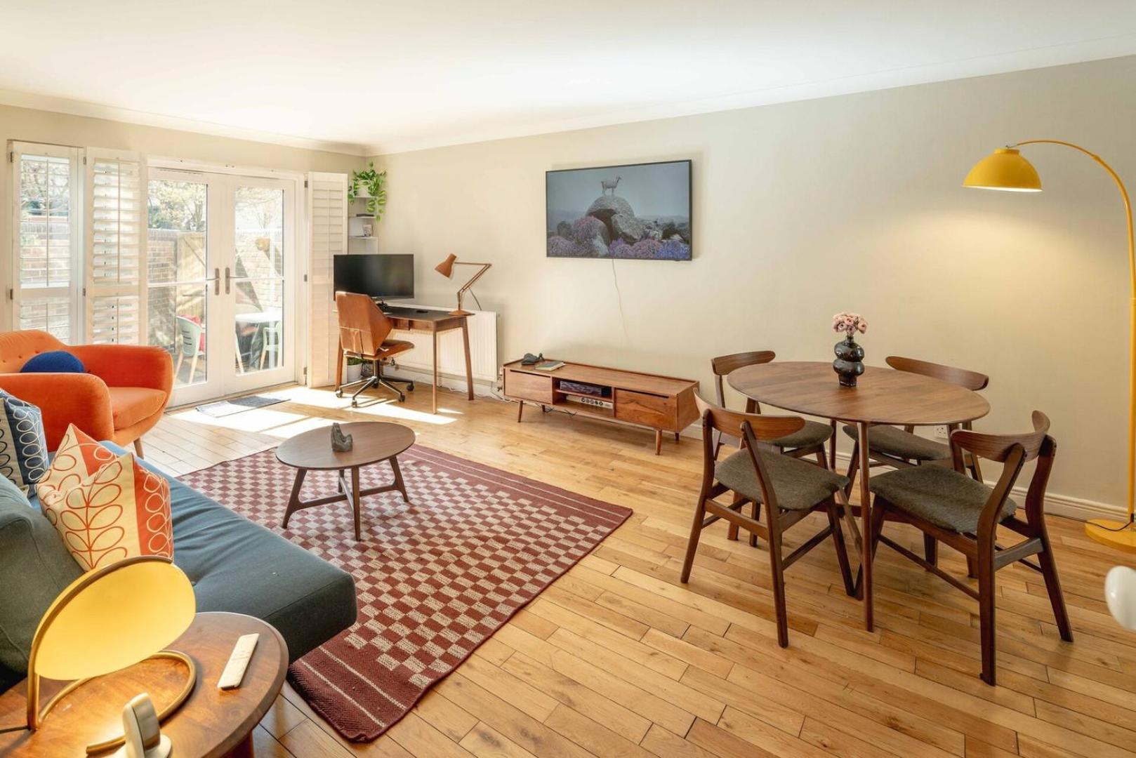 Serene Garden Flat - Steps From Tower Bridge *