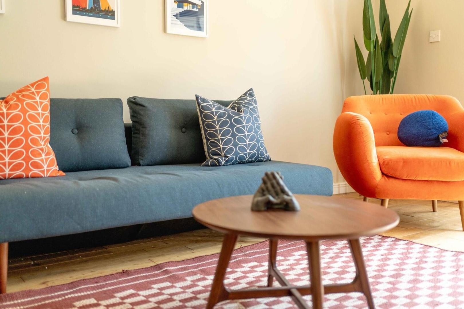 Apartment Serene Garden Flat - Steps From Tower Bridge London
