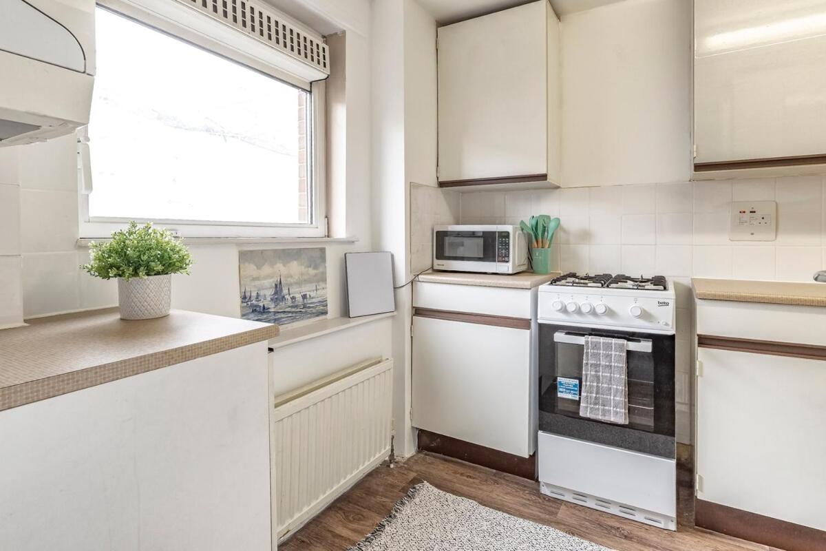 2 Bedrooms In The Heart Of Covent Garden Apartment London