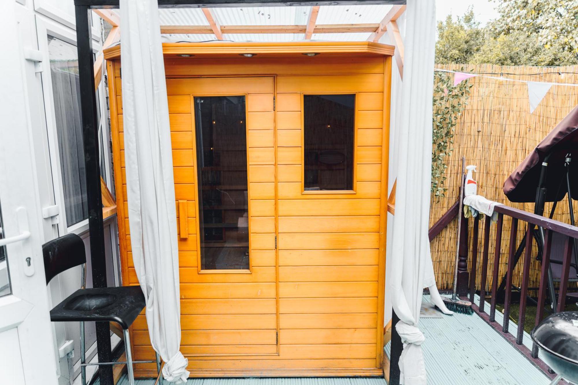 Ferienhaus Relaxhaus! 3br Garden Retreat With 2 Saunas, Hot Tub And Cinema *