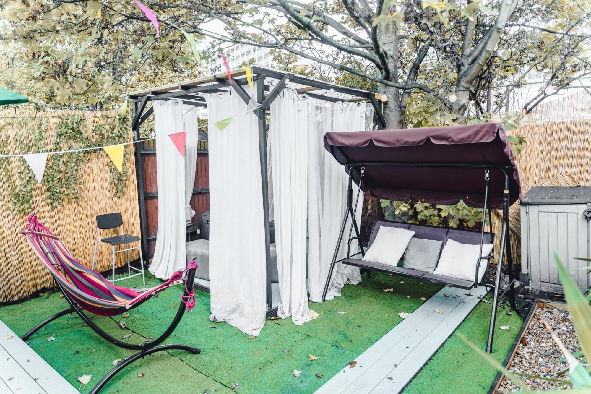 Relaxhaus! 3br Garden Retreat With 2 Saunas, Hot Tub And Cinema Ferienhaus *