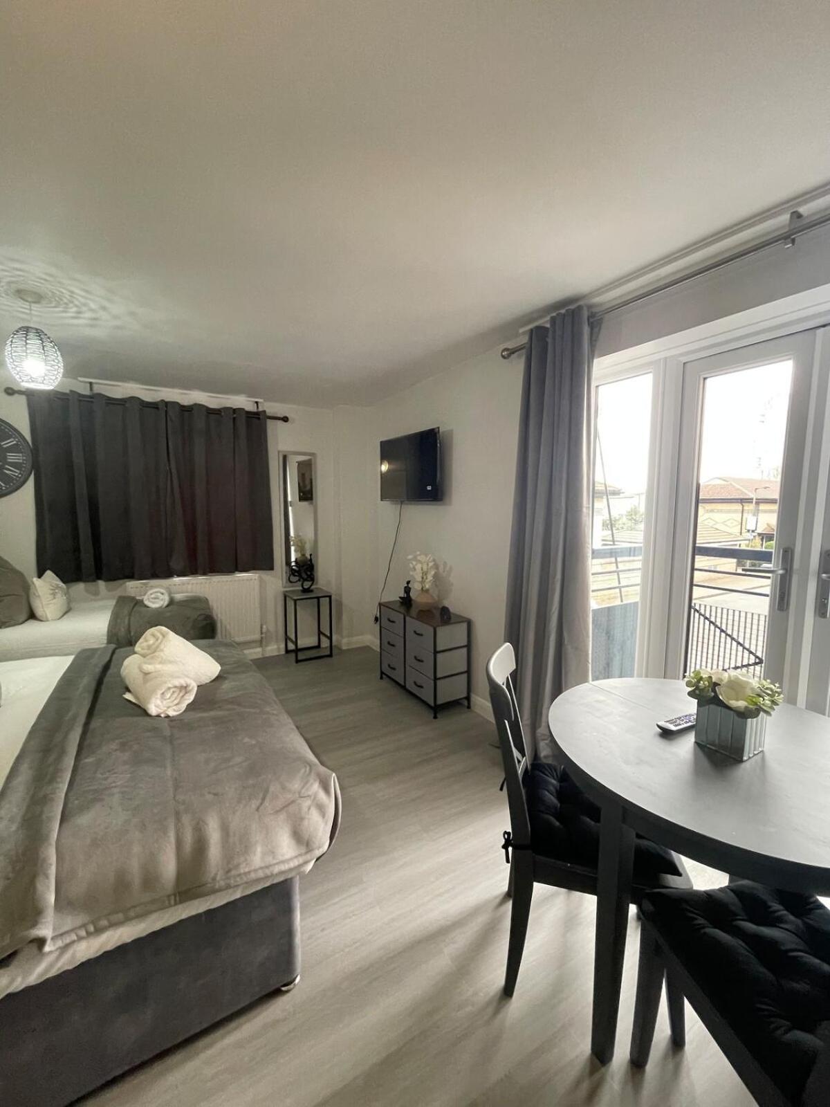 Luxurious & Spacious 3-br Free Parking Balcony Lejlighed London
