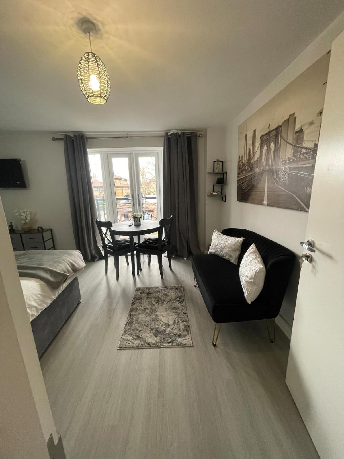 Luxurious & Spacious 3-br Free Parking Balcony Lejlighed