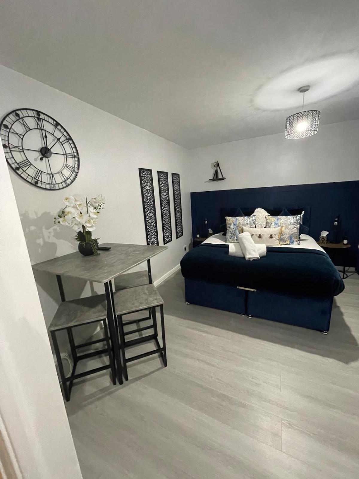 Lejlighed Luxurious & Spacious 3-br Free Parking Balcony