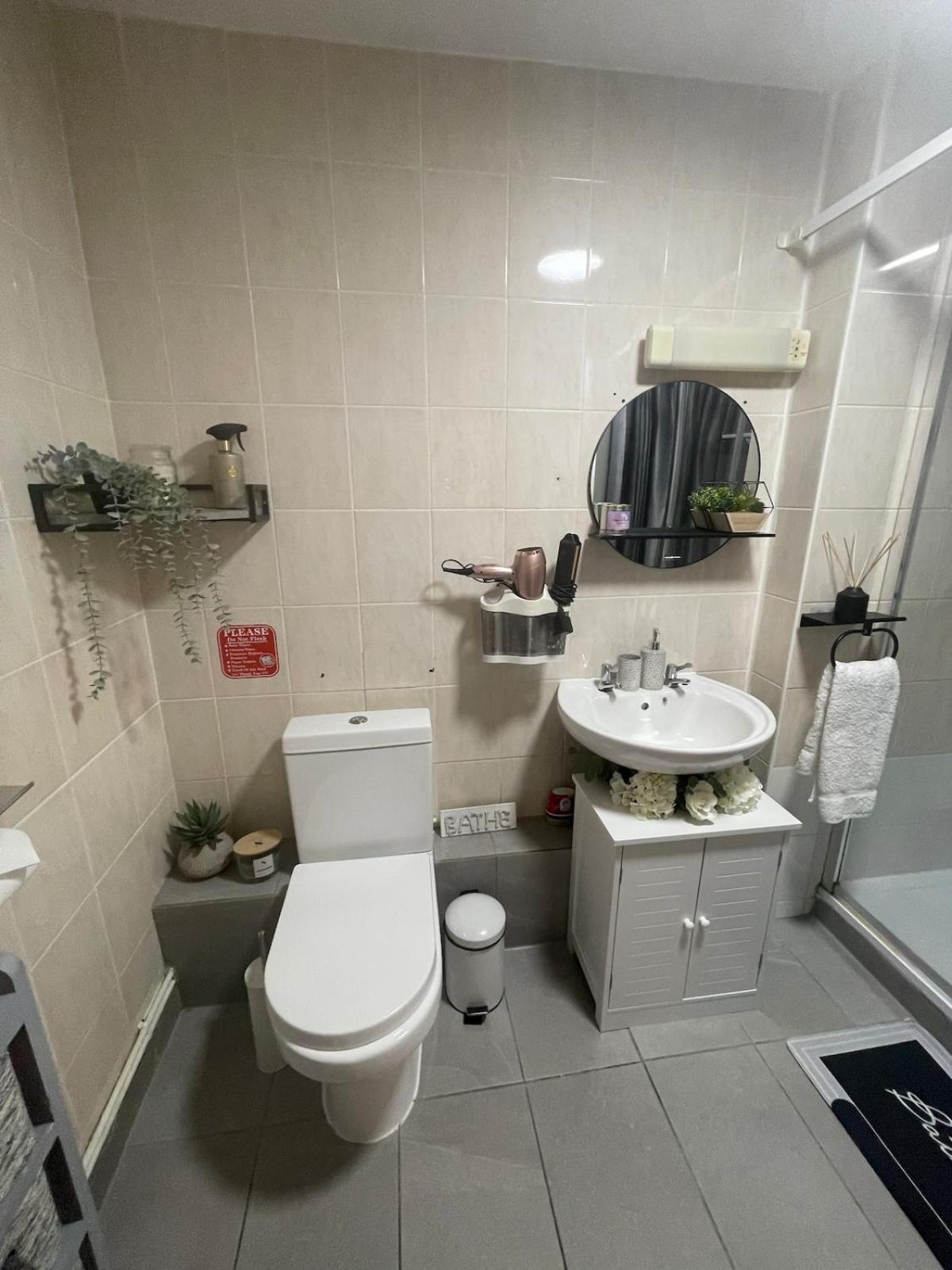 Lejlighed Luxurious & Spacious 3-br Free Parking Balcony