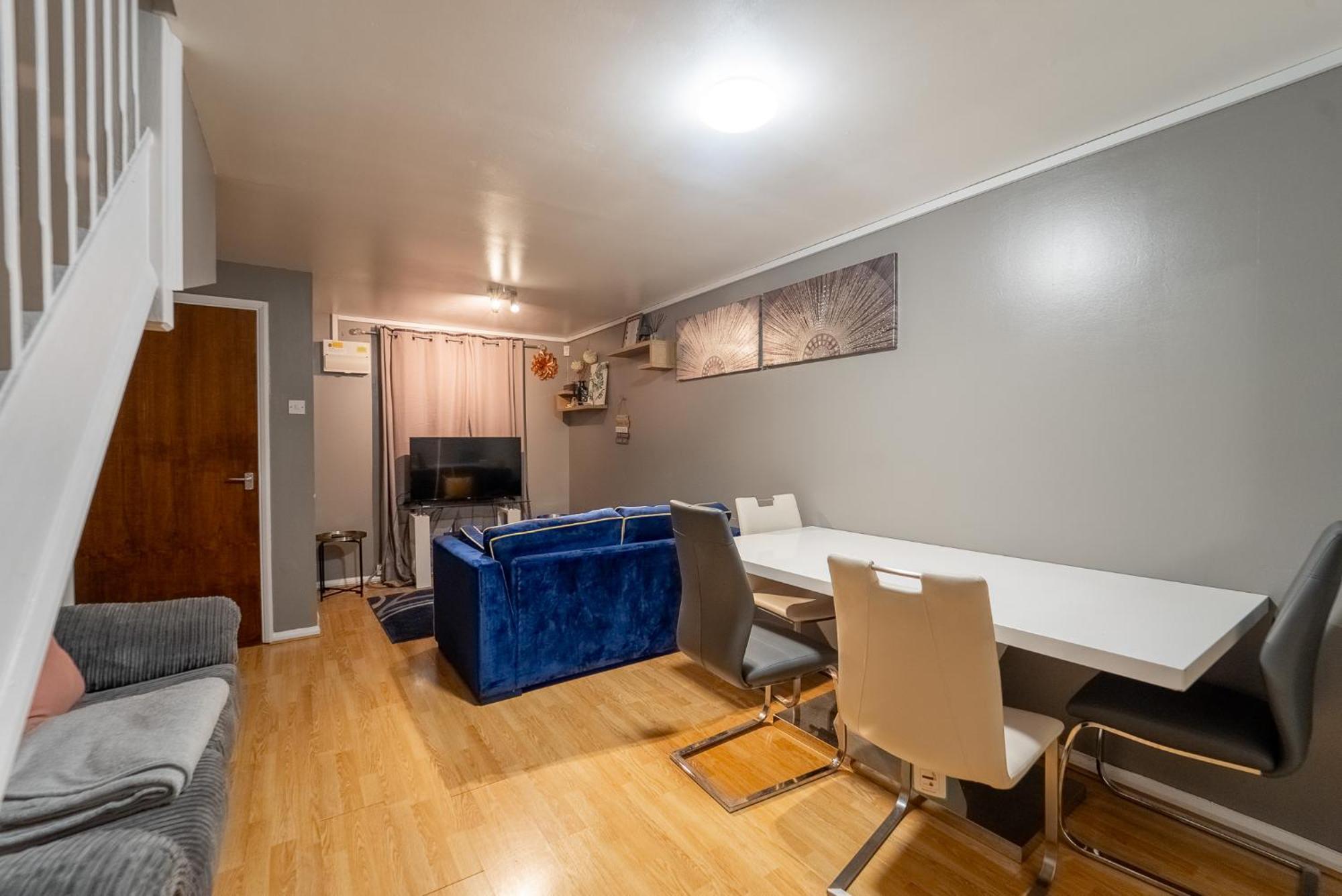 One Bedroom Entire House * London
