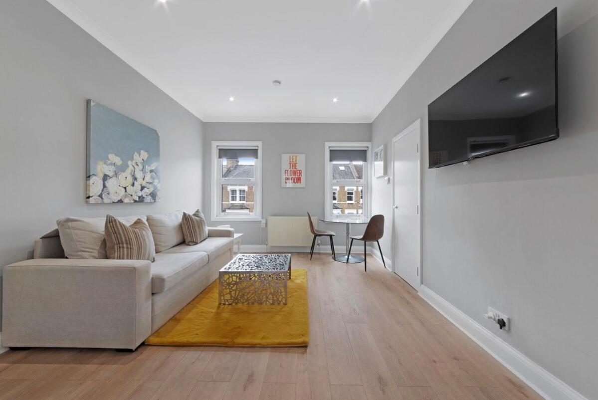 New Loft Style 2 Bed Maida Vale Sleeps 6 People Lejlighed *