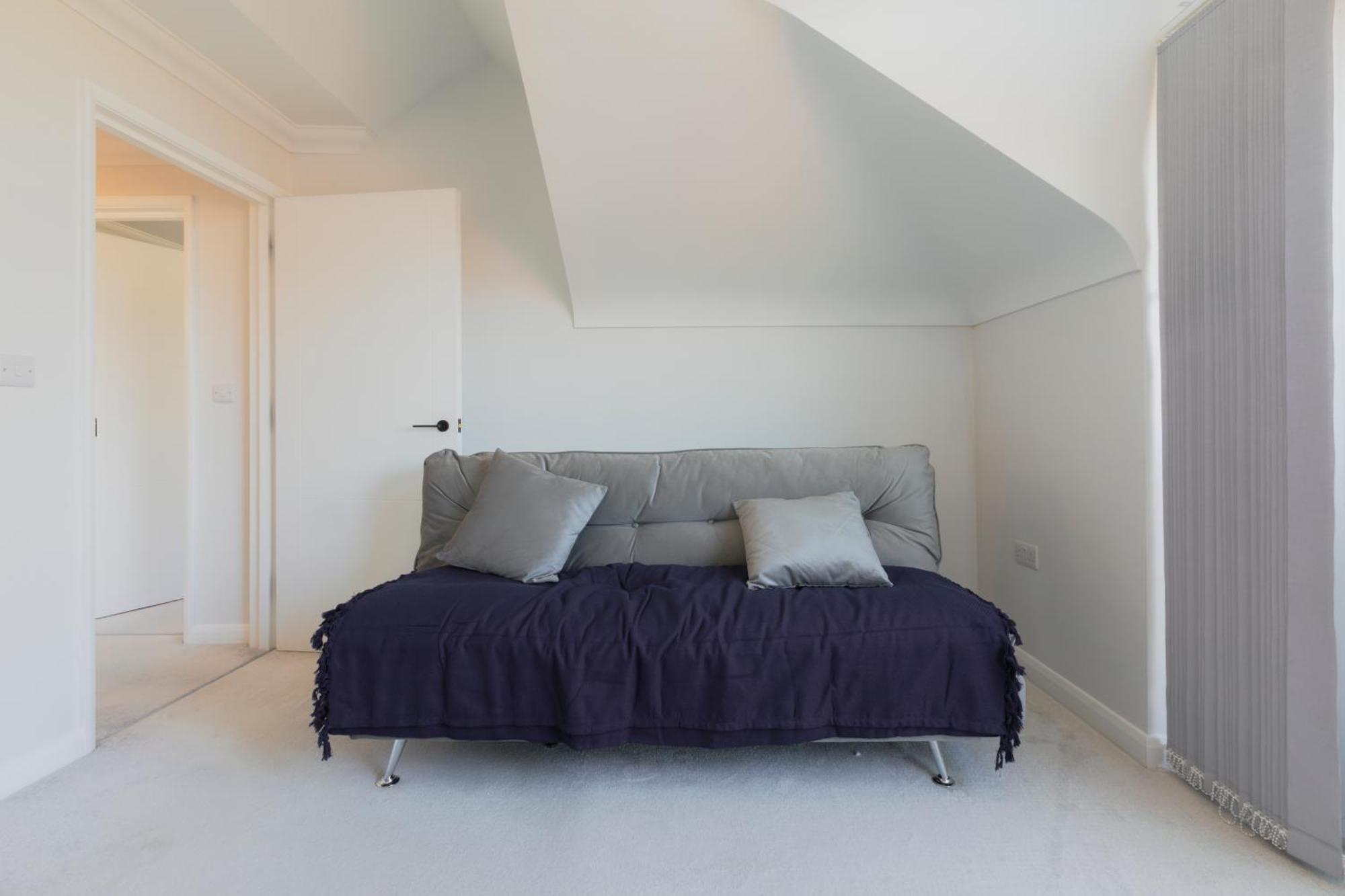 Newly Refurbished Flat By Euston Londen