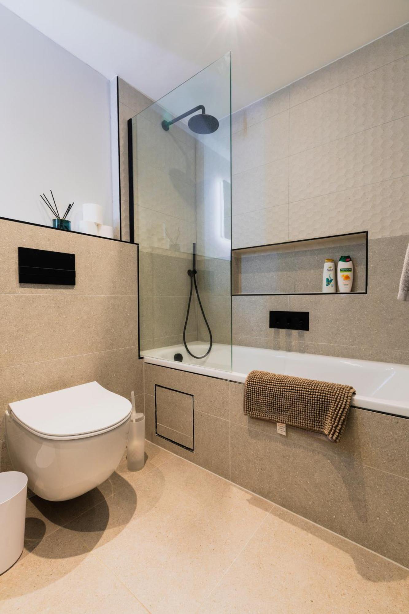 Newly Refurbished Flat By Euston Londen