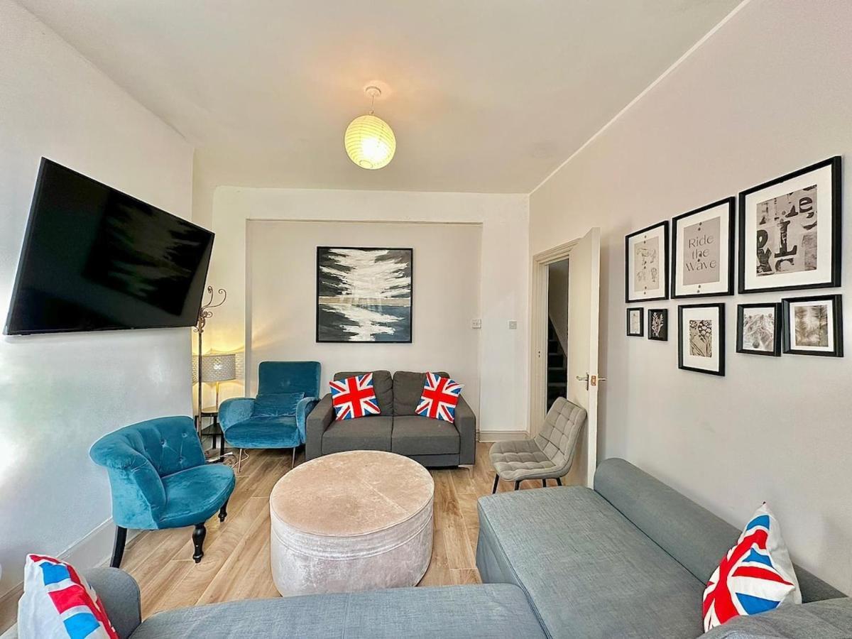 Large House In 105 London