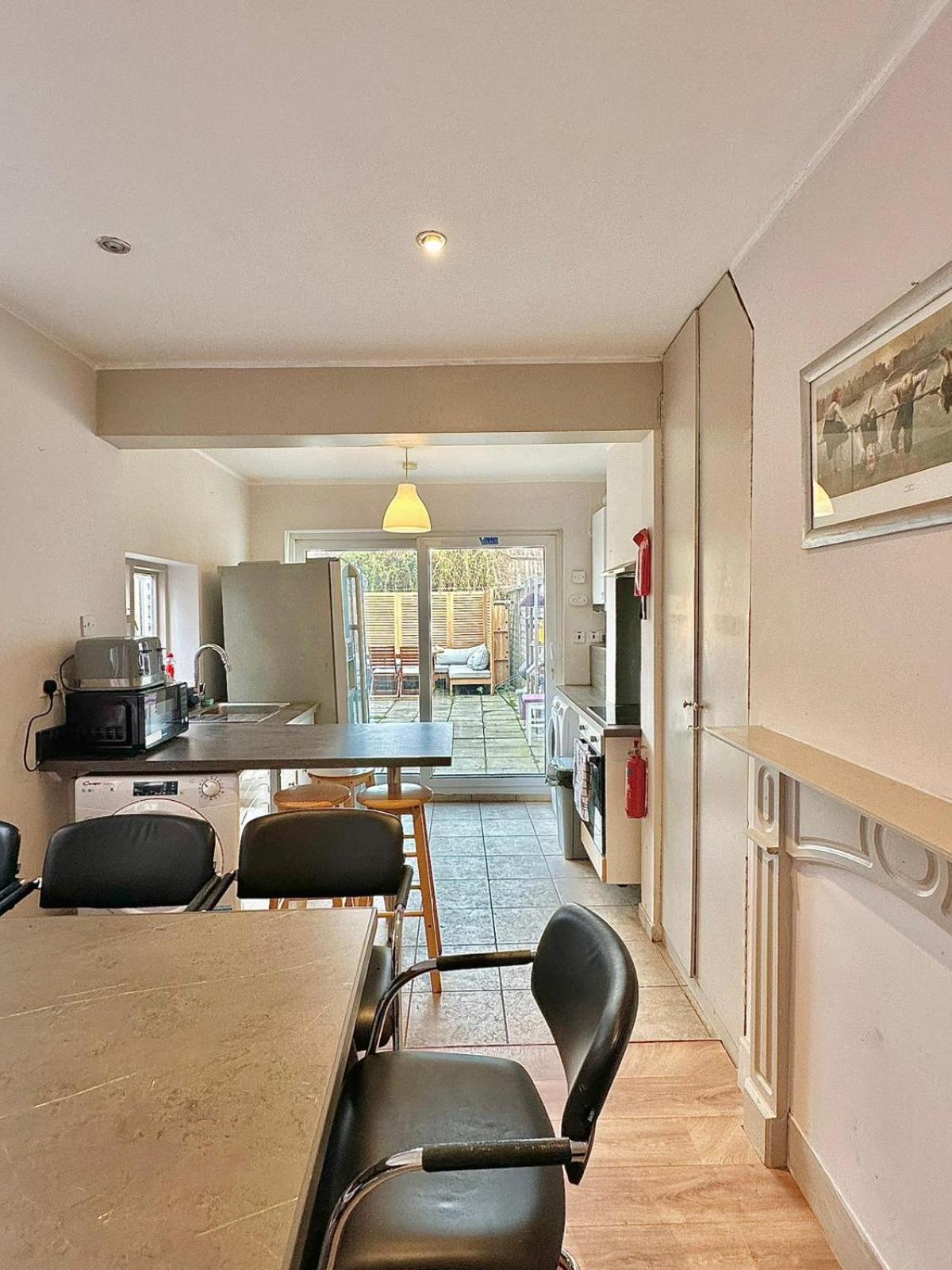 Holiday home Large House In 105 London
