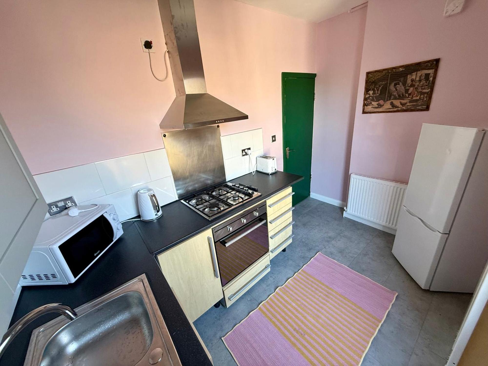 Seven Sisters Muse Apartment *