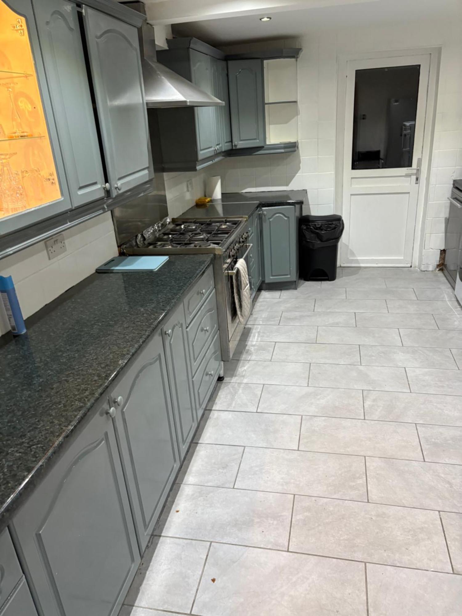 Cosy 8 S Guest house London
