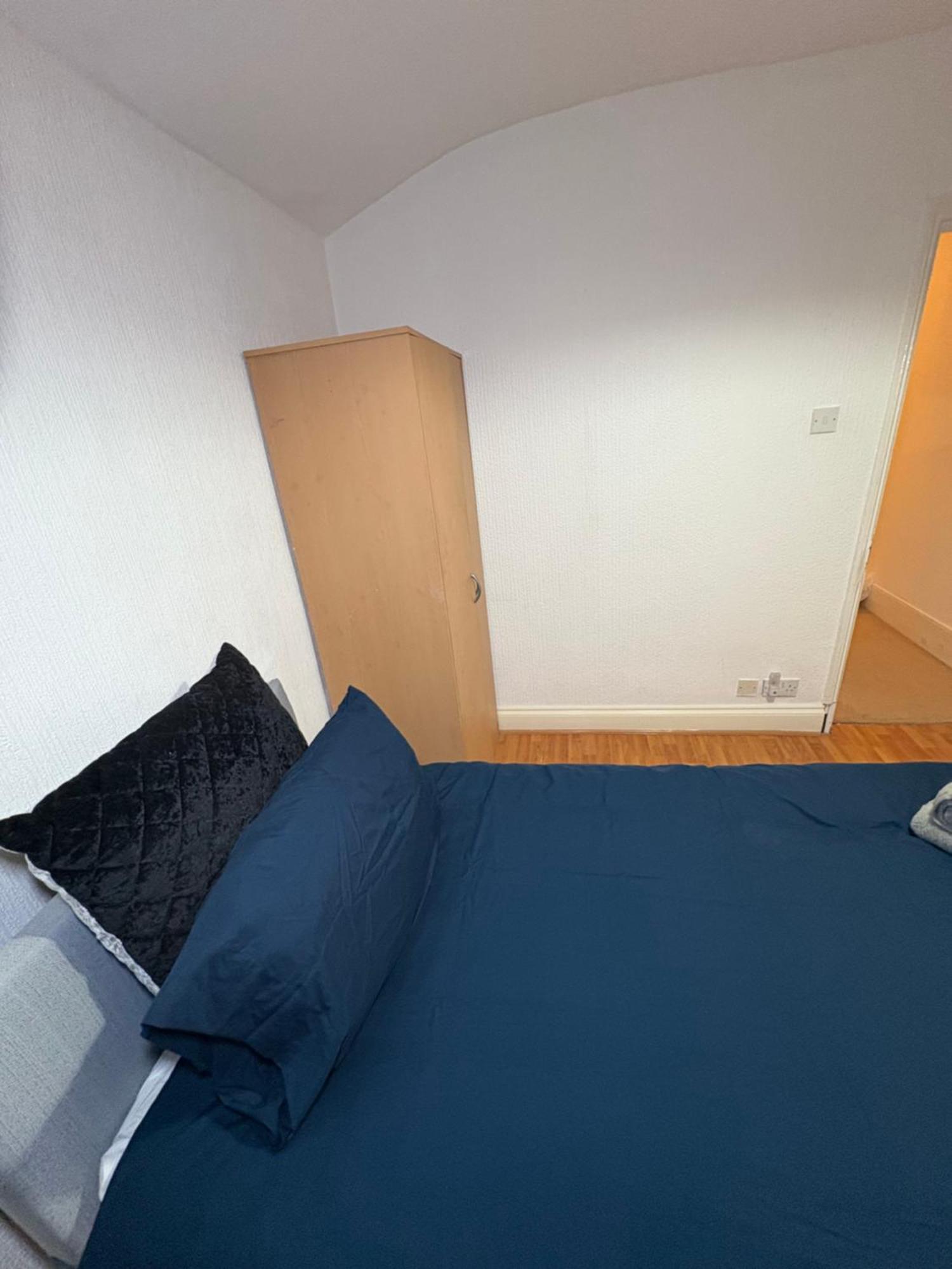 Cosy 3 S Guest house London
