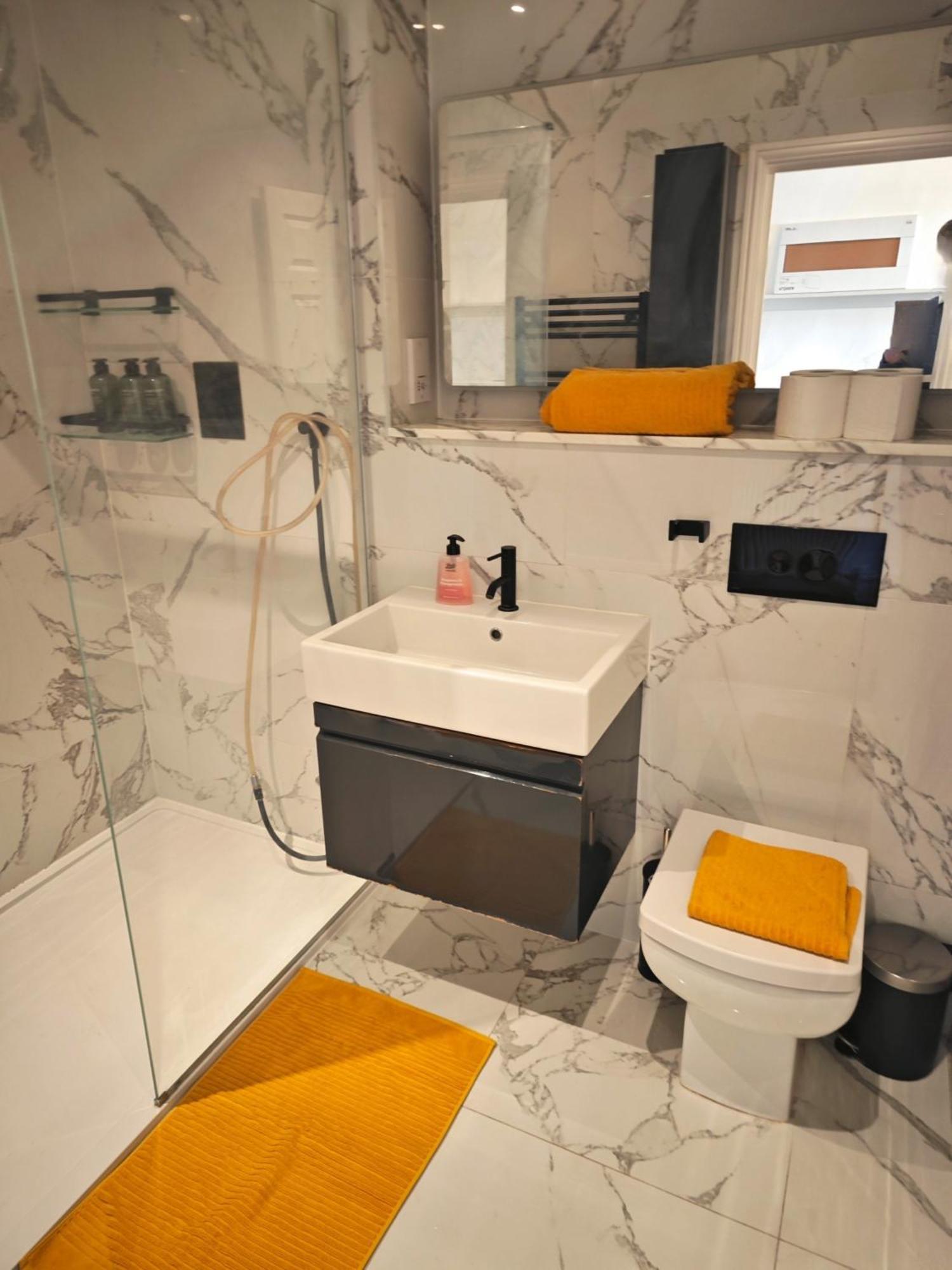 Luxury 4-bedroom In Oxford Street Lägenhet London