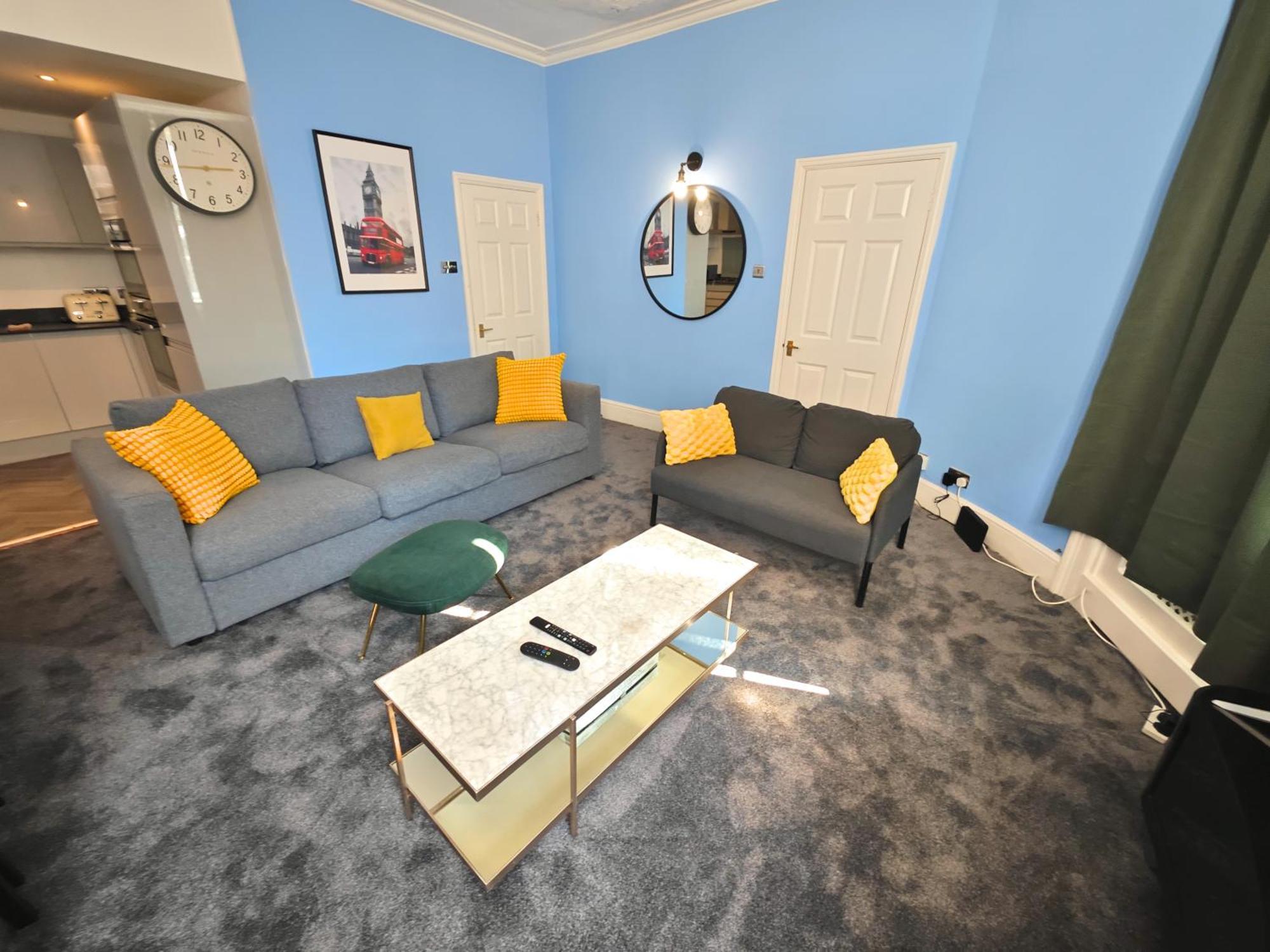 Luxury 4-bedroom In Oxford Street Lägenhet *