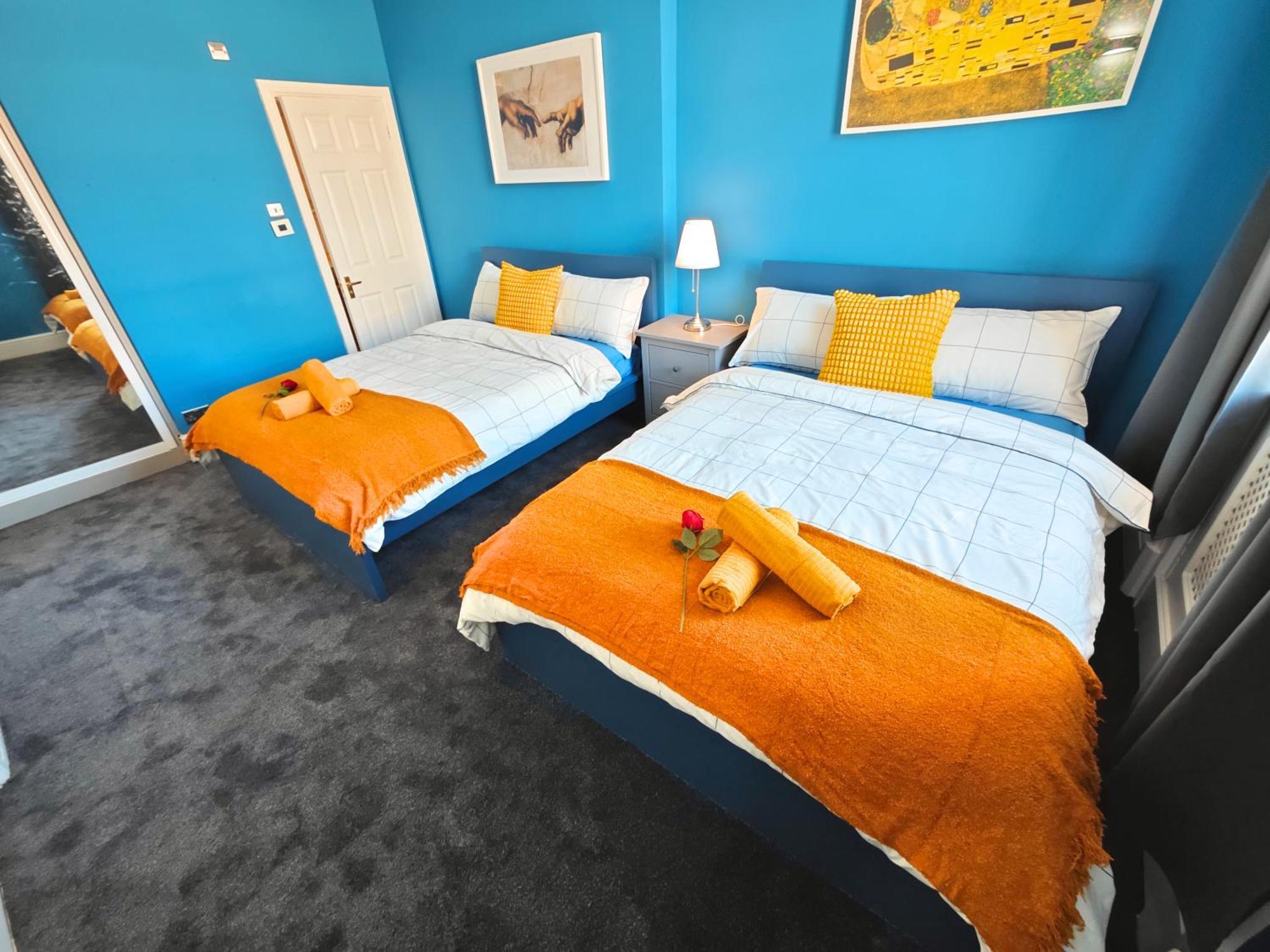 Luxury 4-bedroom In Oxford Street Apartment