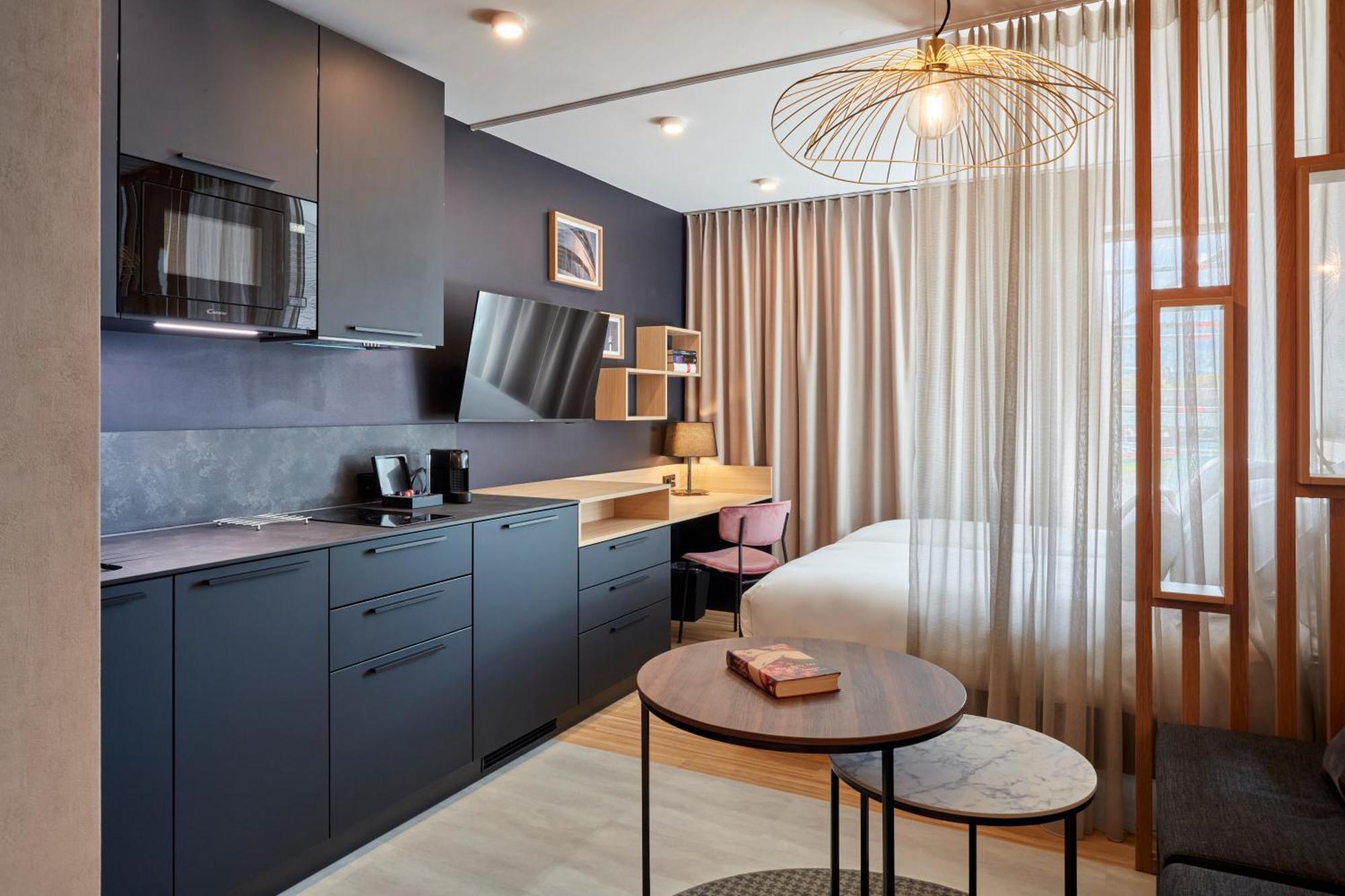 Hotel Adagio East