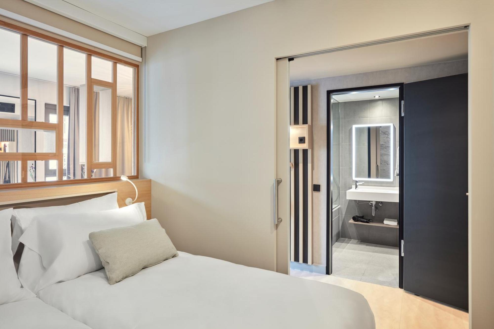 Adagio East Hotel 4*