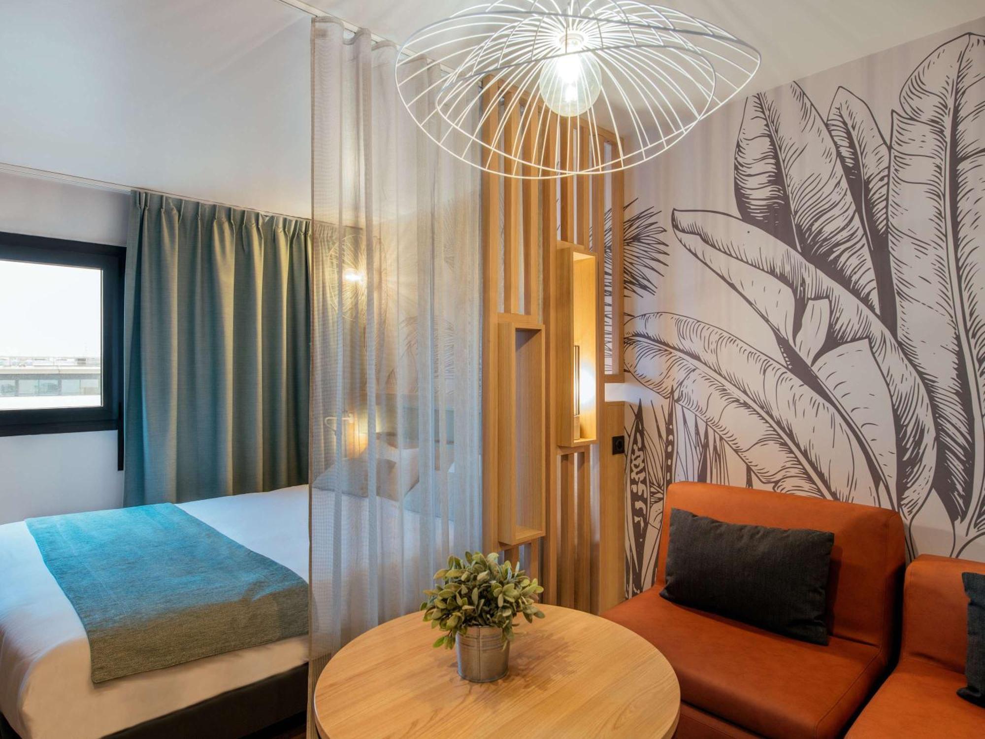 Adagio East 4*