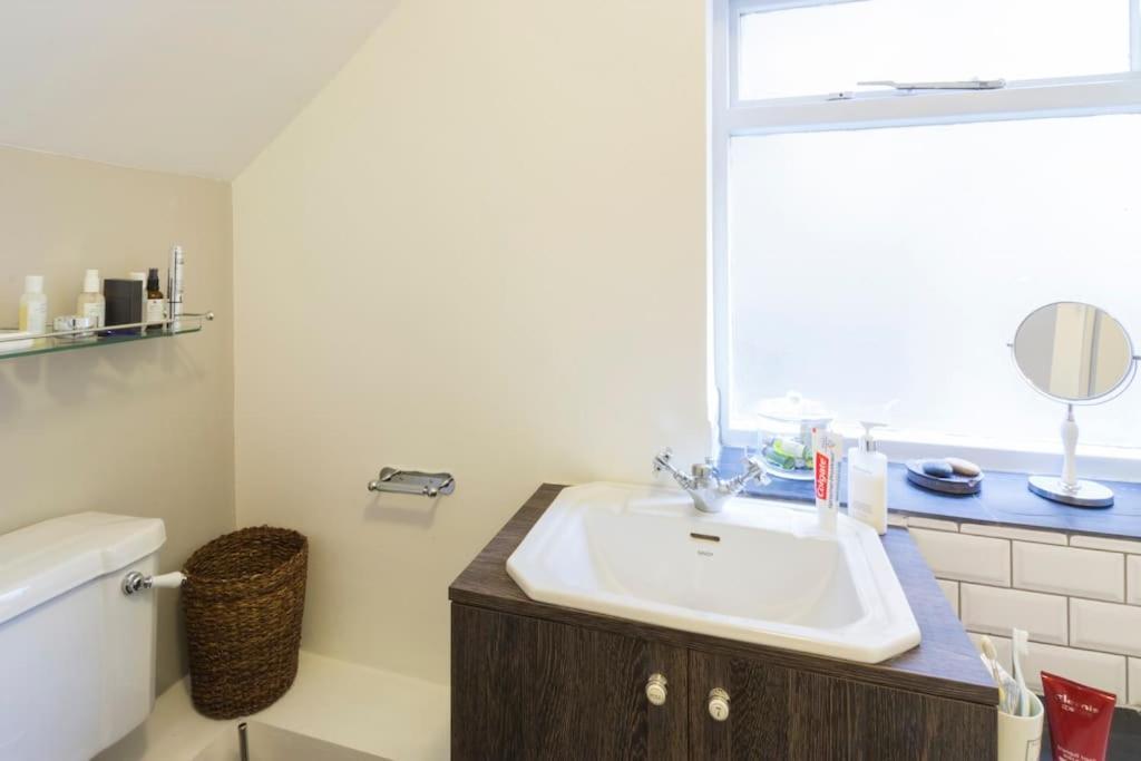 Apartment A Stylish Victorian In West London