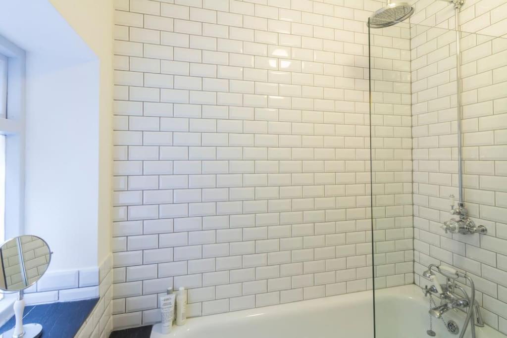 A Stylish Victorian In West