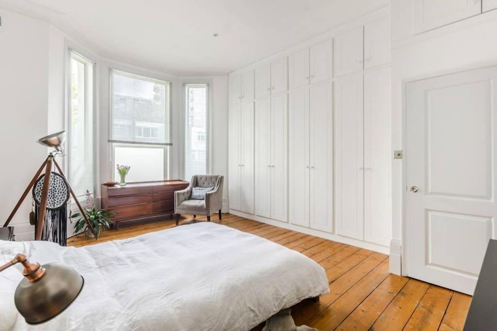 A Stylish Victorian In West * London