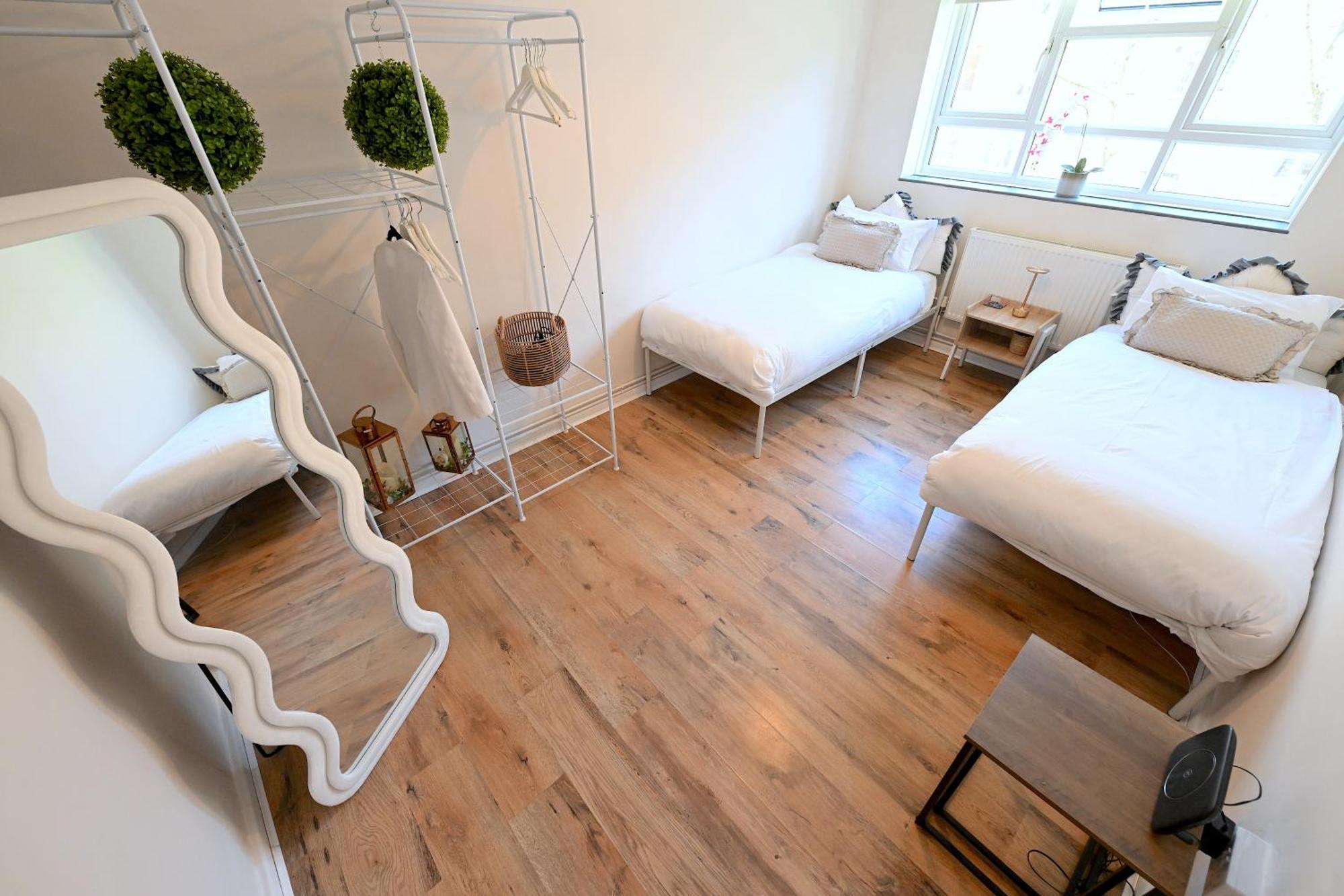 Central City 3 Minutes To Tower Of London Trendy Shoreditch Recently Refurbished 3 Bedrooms Sleeps 8 Apartment *
