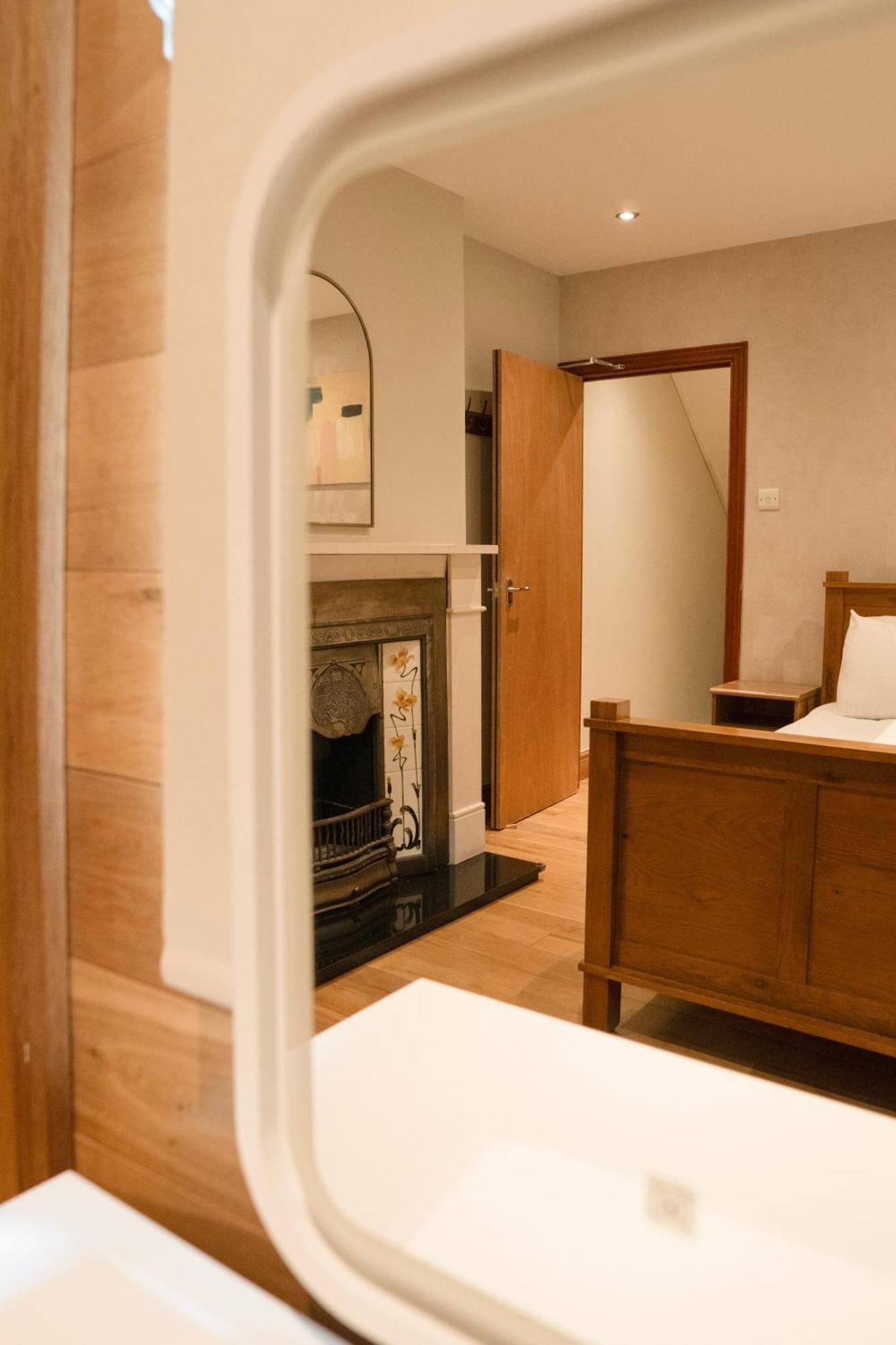 Imperial Earls Court Apartment