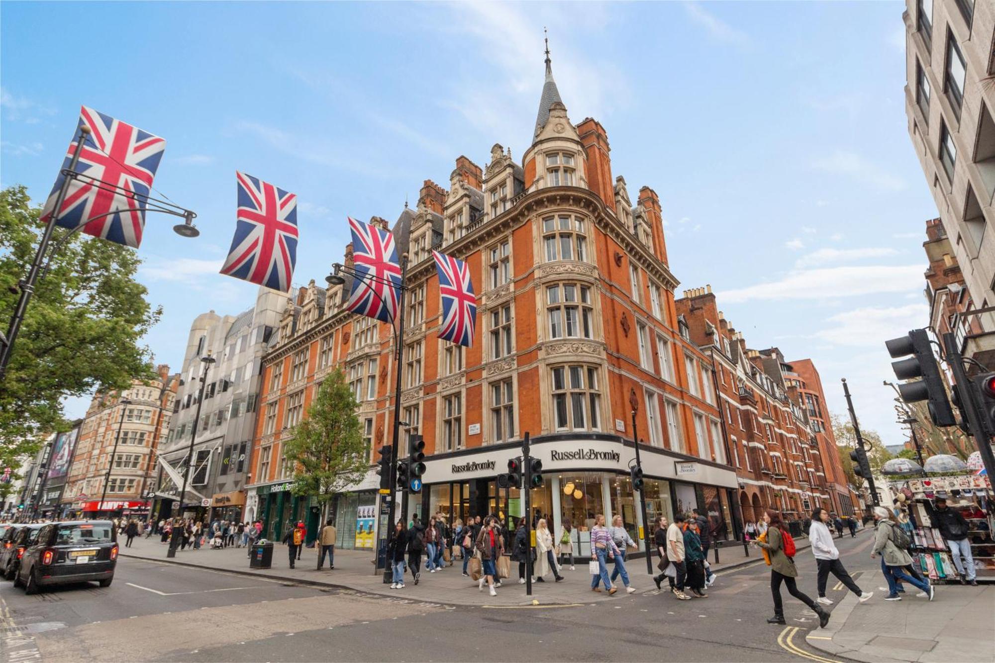 Luxurious On Oxford Street Apartment London