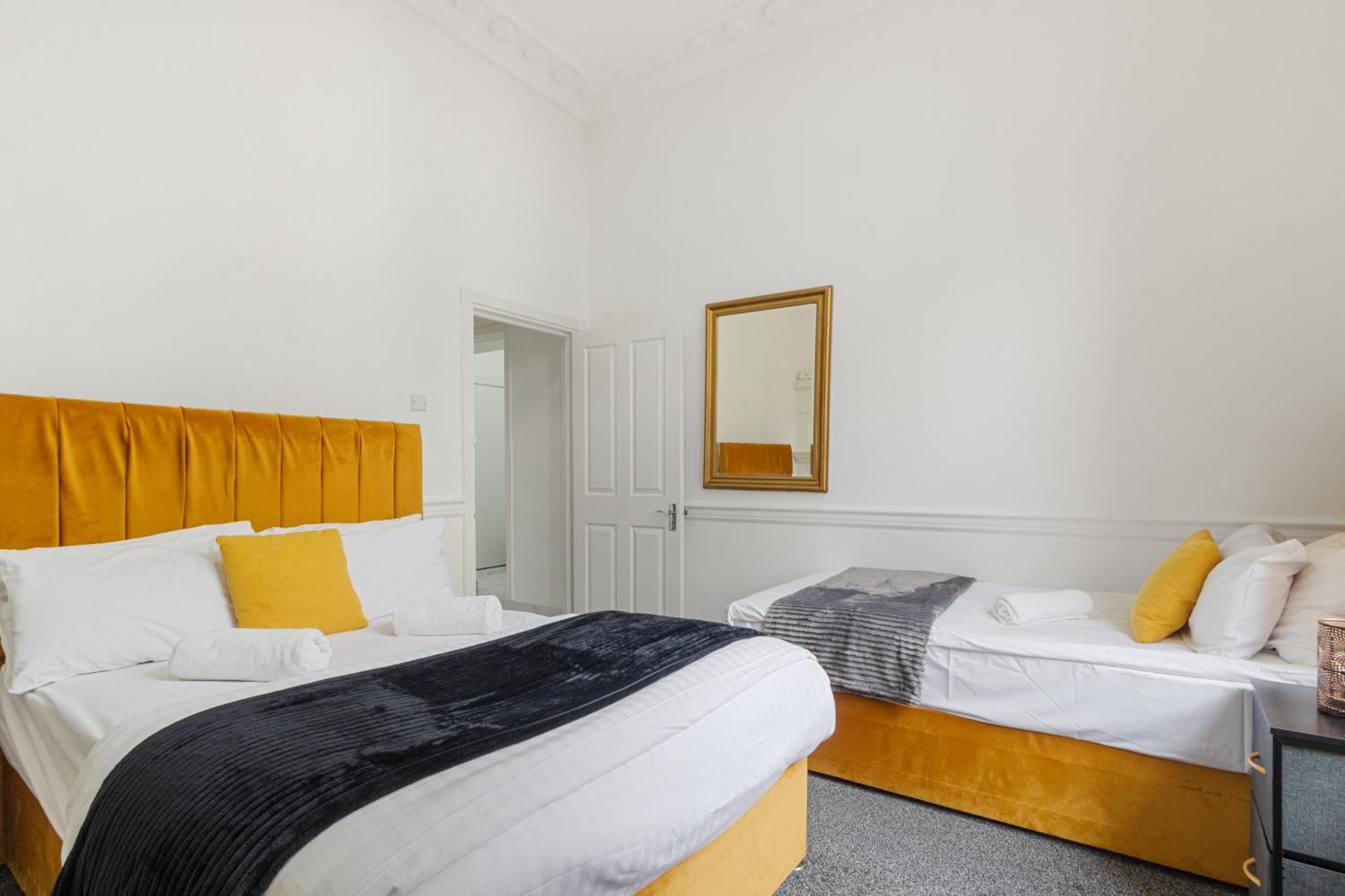 Oxford Street Chic Retreat - Unparalleled Elegance And Urban Comfort! Gc1 Lejlighed *