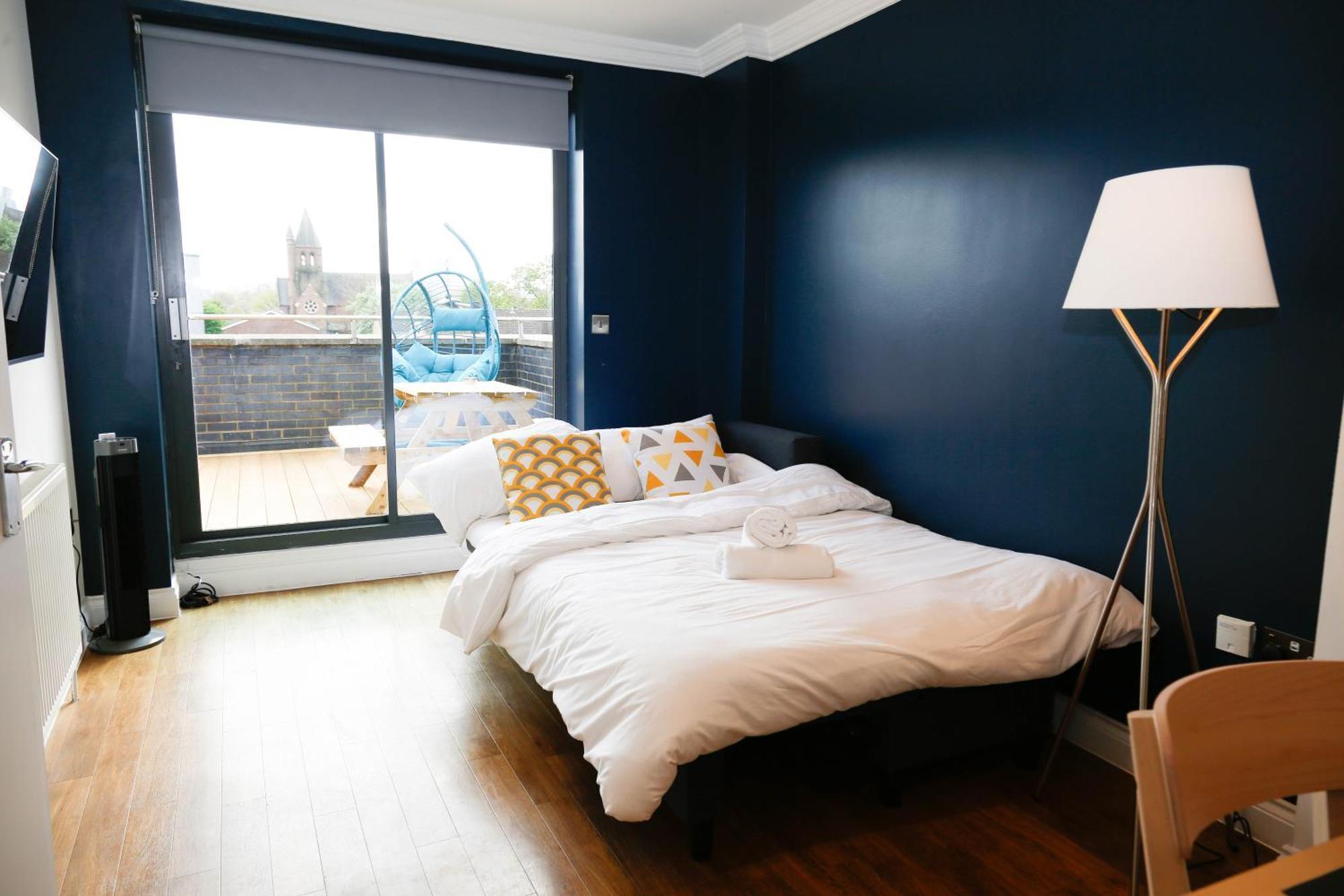 Lägenhet New Luxury In Location Next To Shops, Cafes, Bars & Metro *