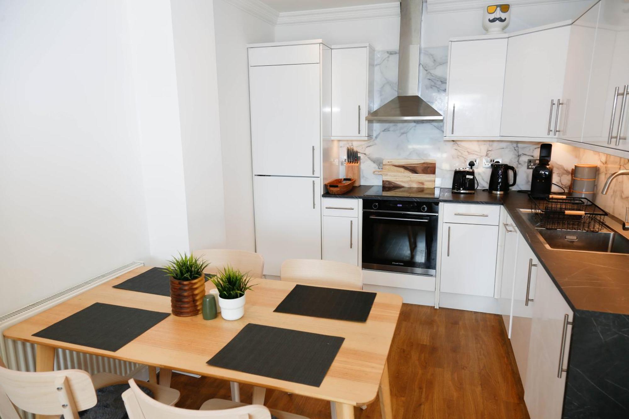 Lägenhet New Luxury In Location Next To Shops, Cafes, Bars & Metro