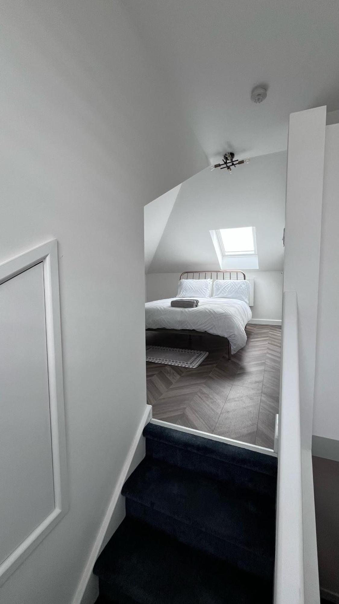 Dalston Luxe Hotel *