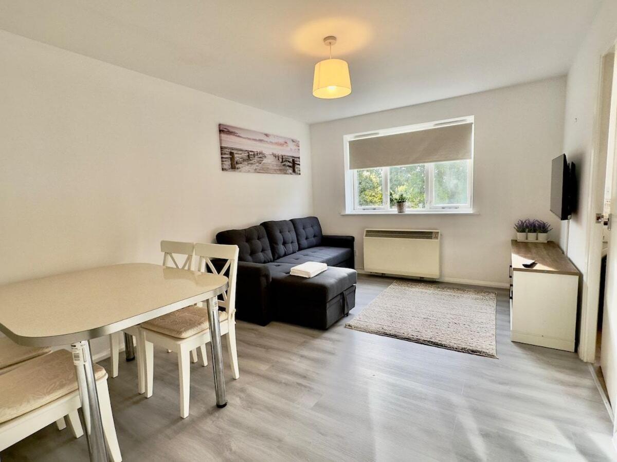 Lägenhet Cosy One Bedroom - Docklands