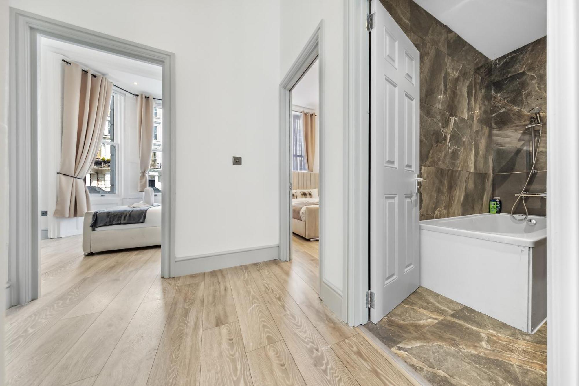 Minimalist Luxe 2br Designer Retreat In Prime Kensington For 6 Next To Station Harrods Londen